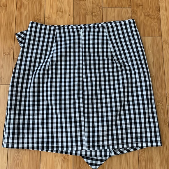 Lulu’s Gingham Mini Skirt - XS - Picture 5 of 8